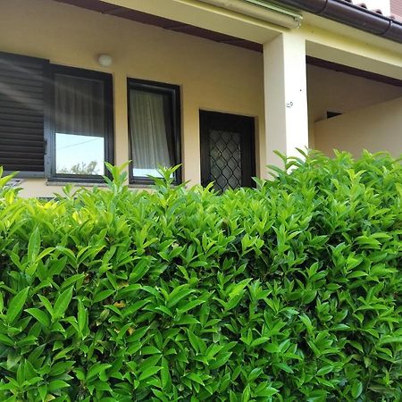 N2 Apartman Póla Kültér fotó